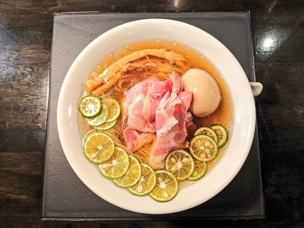 「酢橘の冷やし煮干しらぁめん」@KaneKitchen Noodlesの写真