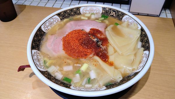 「すごい煮干ラーメン(塩･麺硬め･味濃いめ･いったん麺増し)」@すごい煮干ラーメン凪 新宿ゴールデン街店 別館の写真