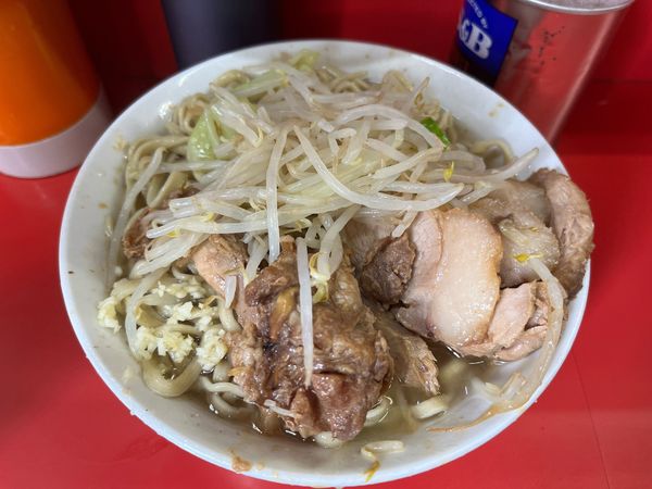 「小豚700円、ニンニク少し、野菜少なめ」@ラーメン二郎 三田本店の写真