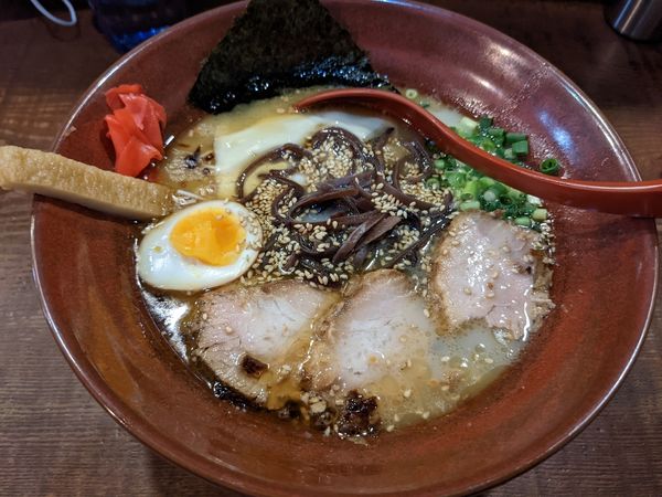 「熊本ラーメン800円ラー油ご飯200円」@分田上の写真