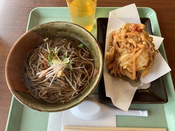 「かき揚げそば 620円」@一口茶屋 所沢山口マミーマート店の写真