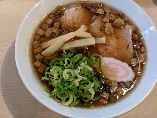 「中華そば並 固形背脂」@中華そば 喜楽 新長田店の写真