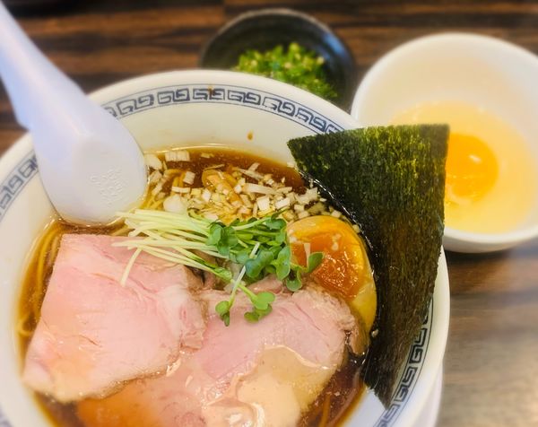 「醤油（細麺・固め￥750）＋青唐（￥100）他」@稲荷屋の写真