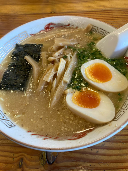 「メンマラーメン＋味玉」@バスラーメンの写真