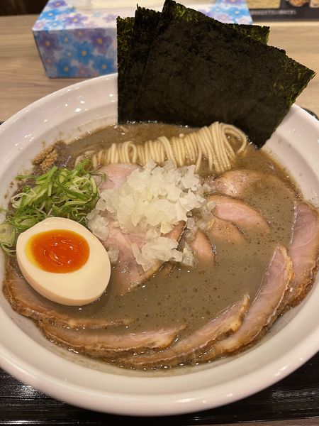 「濃厚煮干中華そば」@煮干乃宴の写真