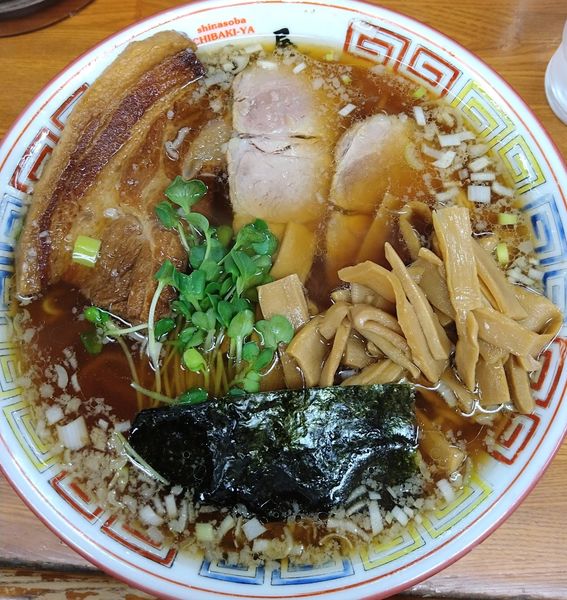 「骨付焼豚そば（大盛り）+メンマ」@ちばき屋 葛西店の写真