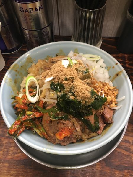 「いずみんのニラキム混ぜそば(200g)￥1,000」@麺でる 川崎店の写真