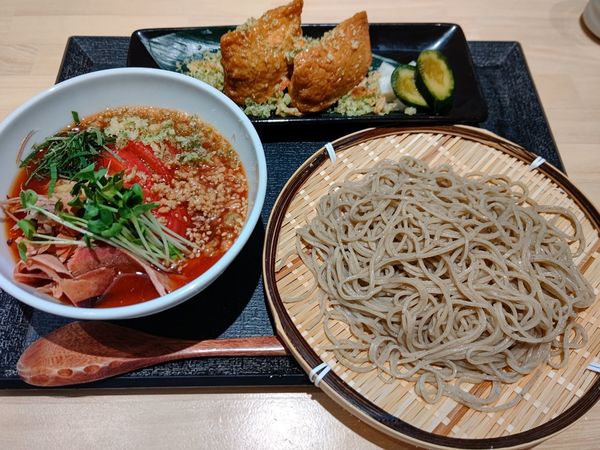 「まるごと湯むきトマトつけ汁そば(並盛)1,100円」@手打蕎麦 フジサン 福舞製麺所の写真