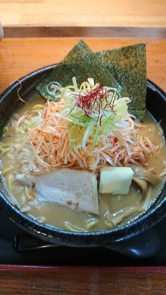 「濃厚味噌+バター+ネギ」@麺場 もっけいの写真