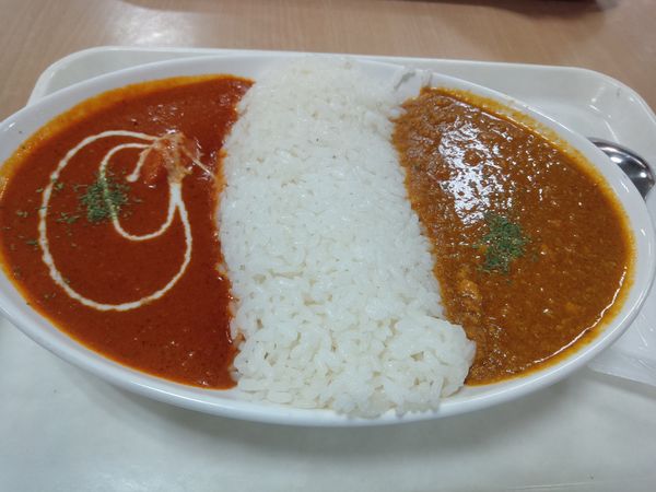 「カレー２品ライス（キーマ・バターチキン）　８５０円」@ロイヤルカリー バリュープラザ上尾店の写真