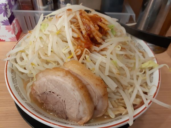 「小ラーメン＋味噌山」@豚山 池袋西口店の写真