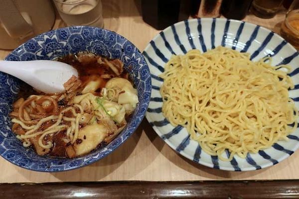 「つけ麺　650円にワンタントッピング　100円X2」@肉厚わんたん麺と手作り焼売 ら麺亭 浅草支店の写真