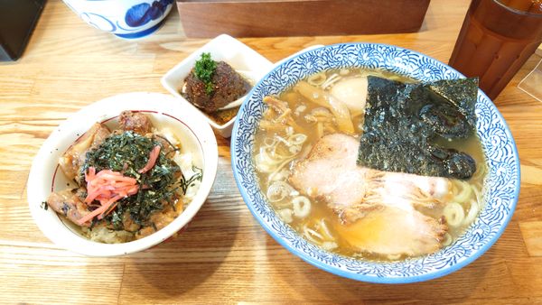 「中華そば780円+【限定】カレー玉170円+豚ばら飯350円」@中華そば専門 とんちぼの写真