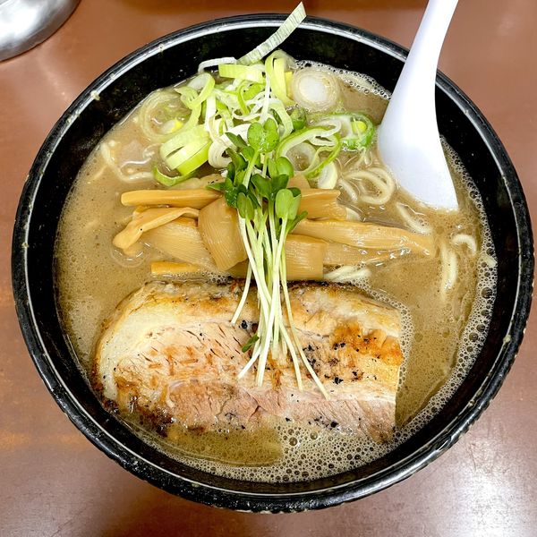 「魚介豚骨ラーメン (細麺) ￥830＋大盛￥100」@ラーメン ひかりの写真