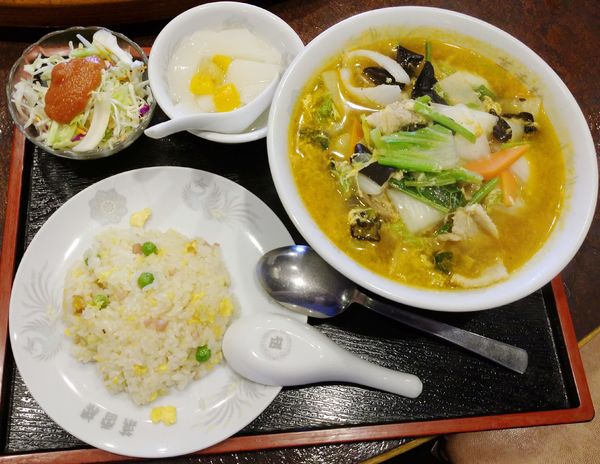 「本日のランチ D（990円）＋餃子（500円）」@菜香楼の写真