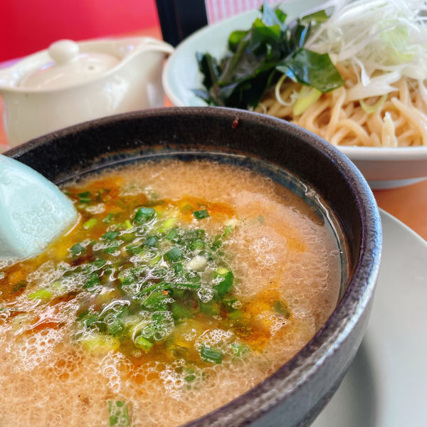 「えび塩つけ麺 950円　コロチャー」@ラーメン山岡家 太田店の写真