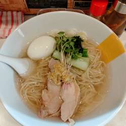 冷たい塩生姜らー麺