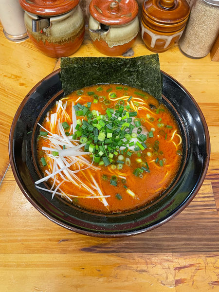 「火の玉ラーメン 激辛 細麺(730円)」@九州とんこつらーめん 武者がよか 日ノ出町店の写真
