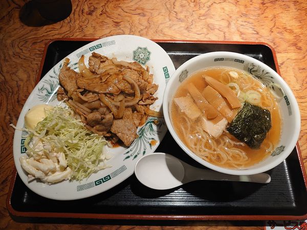 「半ラーメン+生姜焼き(740円)」@熱烈中華食堂 日高屋 大宮西口店の写真