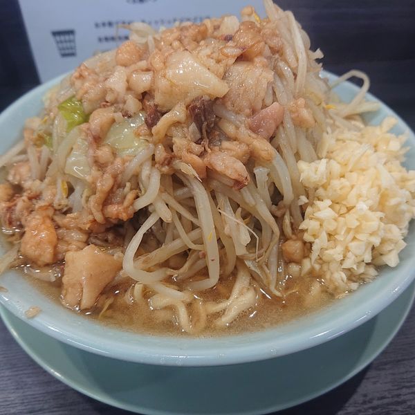 「ラーメン950円(ちょいヤサイちょいアブラニンニク)」@オリバーヌードルの写真