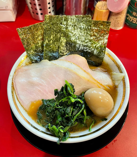 「特上チャーシューメン3枚味玉キャベツ（1150円）」@IEKEI KANSAI王道家直系 我道家の写真