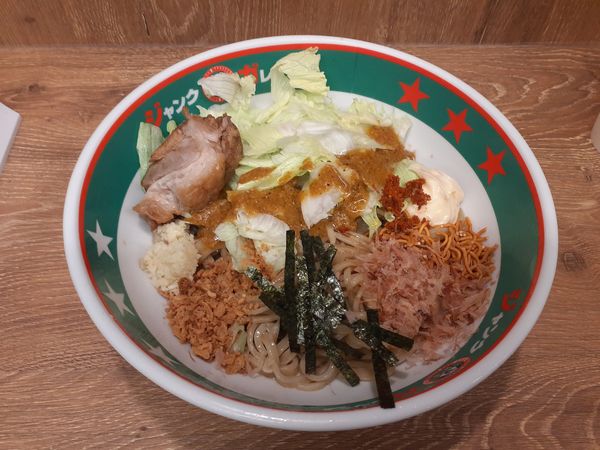 「冷やしまぜそば（期間限定）」@ジャンクガレッジ 志木南口店の写真