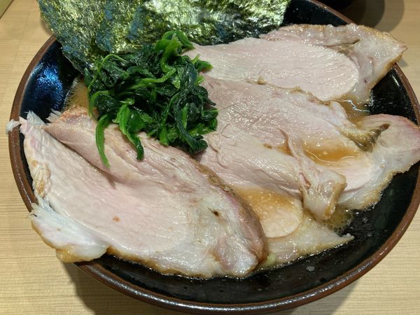 「チャーシューラーメン中盛(コイメオオメ)+ライス食べ放題」@輝道家直系 皇綱家の写真