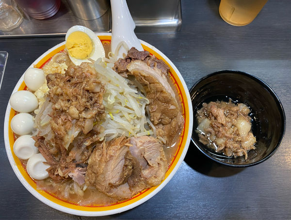 「ラーメン(豚2枚・半玉子)  うずらの玉子」@えどもんどの写真