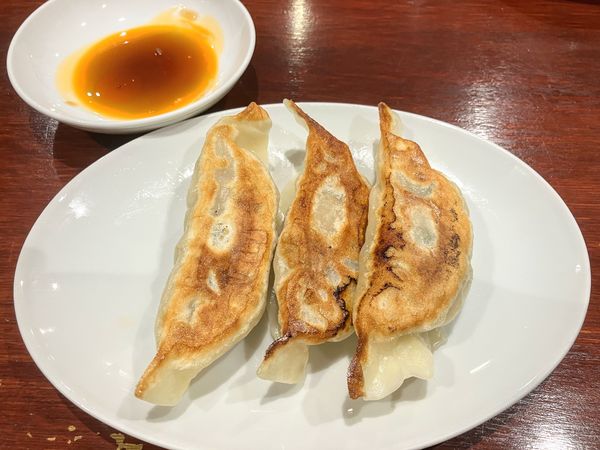 「冷しジャージャー麺＋師記大餃子（麺セット）860円」@台湾料理 師記の写真