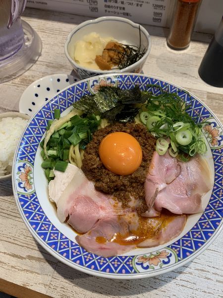 「【限定】台湾まぜそば950円 うに丼500円」@中華そば 四つ葉の写真