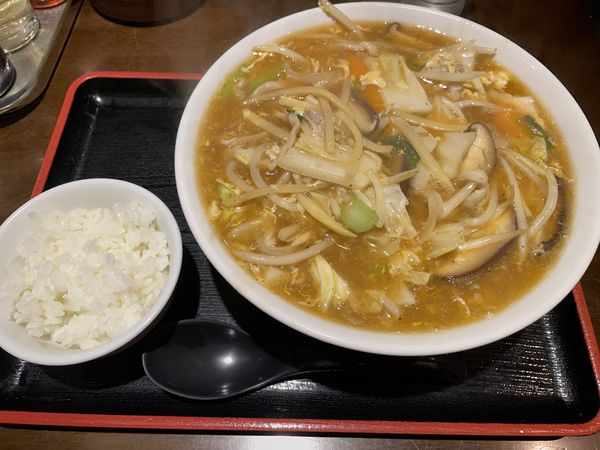 「酸辣湯麺」@中華料理 新華の写真