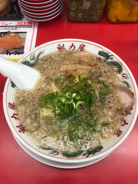 「特製醤油ラーメン 焼きめし定食　979円」@ラーメン魁力屋 五反田店の写真