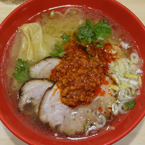 「赤丸塩ら～麺 950円」@横濱 本丸亭 新橋店の写真