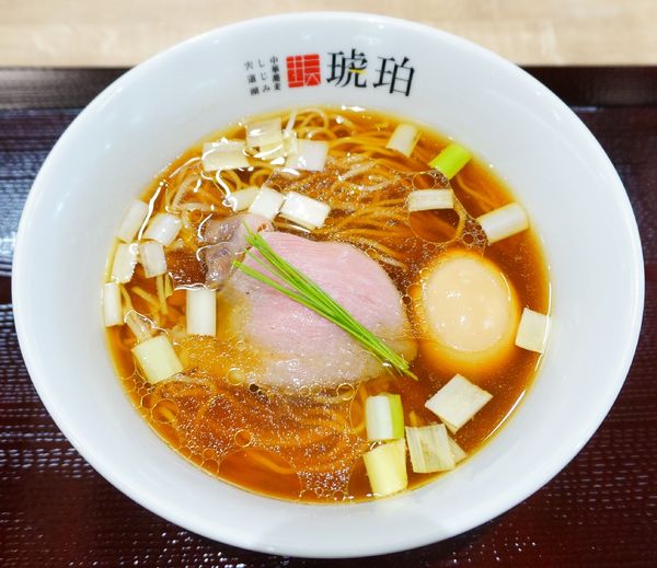 「はかた地どり中華蕎麦＜味玉＞」@宍道湖しじみ中華蕎麦 琥珀 ららぽーと福岡店の写真