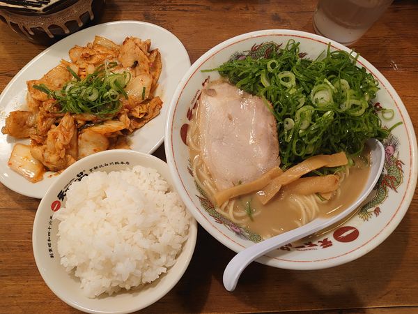 「豚キムチ定食+ネギ」@天下一品 大宮東口店の写真