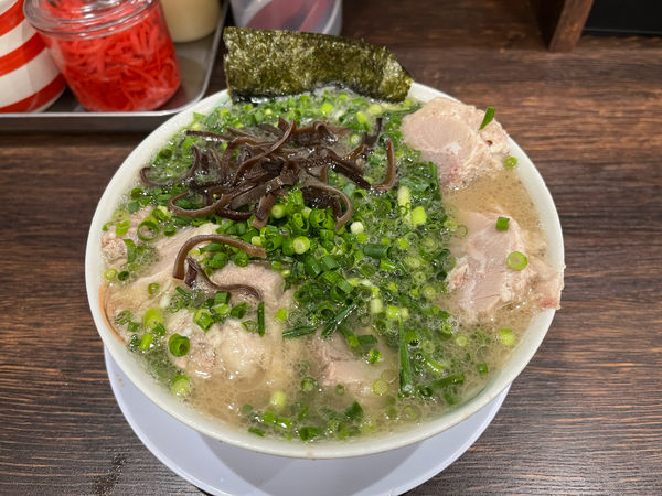 「ねぎちゃーしゅう（普通〜ハリがね）」@博多長浜らーめん 楓神の写真