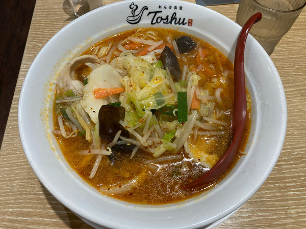 「野菜たっぷり赤タンメン　(税込616円)」@れんげ食堂 Toshu 初台店の写真