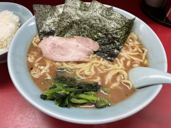 「ラーメン」@横浜家系ラーメン 武蔵家 千歳烏山店の写真