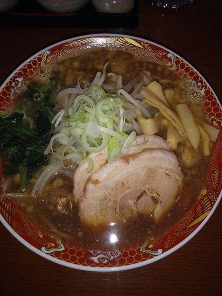 「背脂醤油らーめん」@自家製手もみ麺 ラーメン赤松の写真