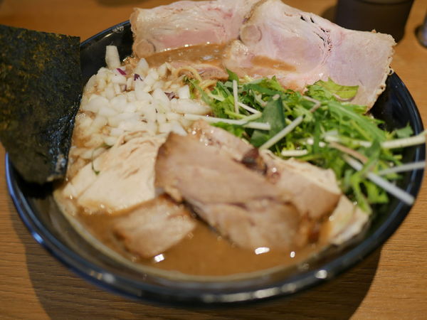 「濃厚煮干しラーメン＋サービス大盛 麺硬め＋サービス味玉」@桔梗と空の写真