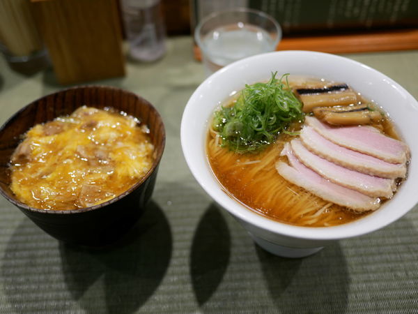 「鴨らぁめん＋コンフィ2枚サービス＋小親子丼」@らーめん 鴨to葱の写真