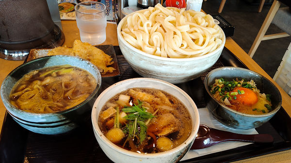 「ダブル汁(特盛)+とり天+狭山くずりゅうのたまごかけごはん」@武蔵野うどん 竹國 羽村店の写真