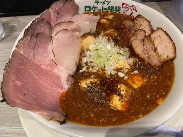「旨辛麻婆麺＋チャーシュー増し：950＋350円」@ラーメン ロケット開発の写真