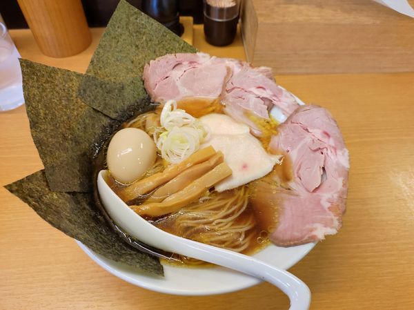 「特製中華そば」@麺処ろくめいの写真