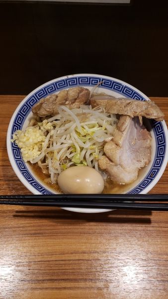 「豚玉ラーメン(並)豚増し1枚🐷」@びんびん豚の写真