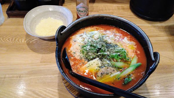 「【季節限定】濃厚トマト麺+粉チーズ」@麺処そばじんの写真