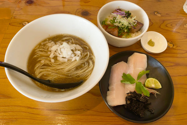 「限定 にぼし冷やしらーめん & 厚切りレアチャーシュー丼ハーフv」@MARCOの写真