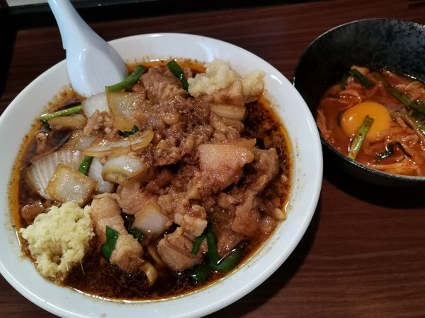 「スタ満ソバ＋カラシビ生卵」@元祖スタミナ満点らーめん すず鬼 熊谷うえちゃん店の写真