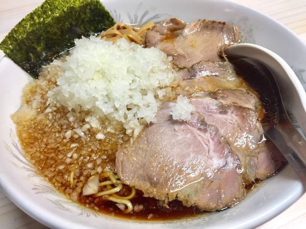 「チャーシューメン(大)＋たまねぎ【1000円】」@元祖敏々亭 びんびんの写真
