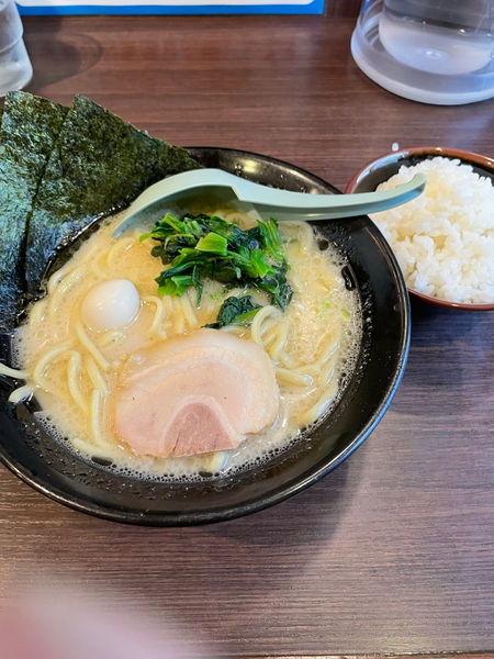 「塩らーめん」@横浜家系ラーメン 百家の写真